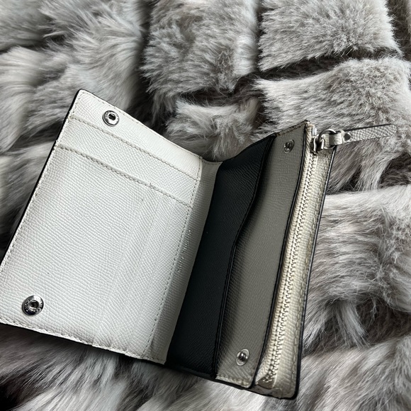 Michael Kors Wallet - Picture 2 of 2